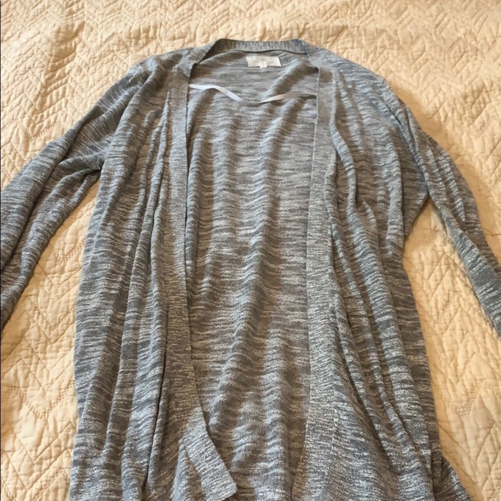 Lite grey sweater